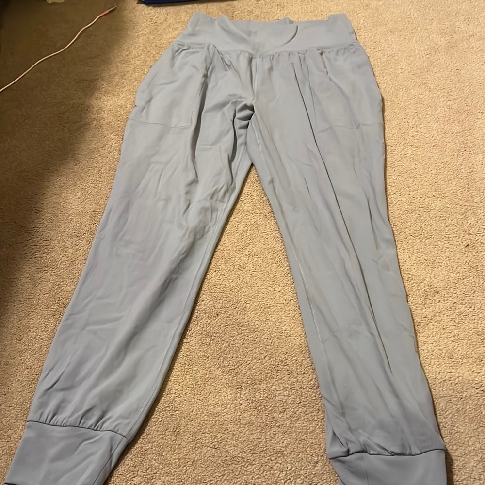 Athleta salutation joggers